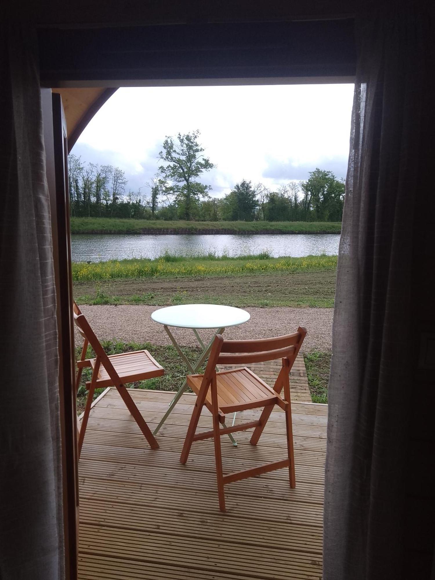 La Halte Du Canal Luthenay-Uxeloup Kamer foto
